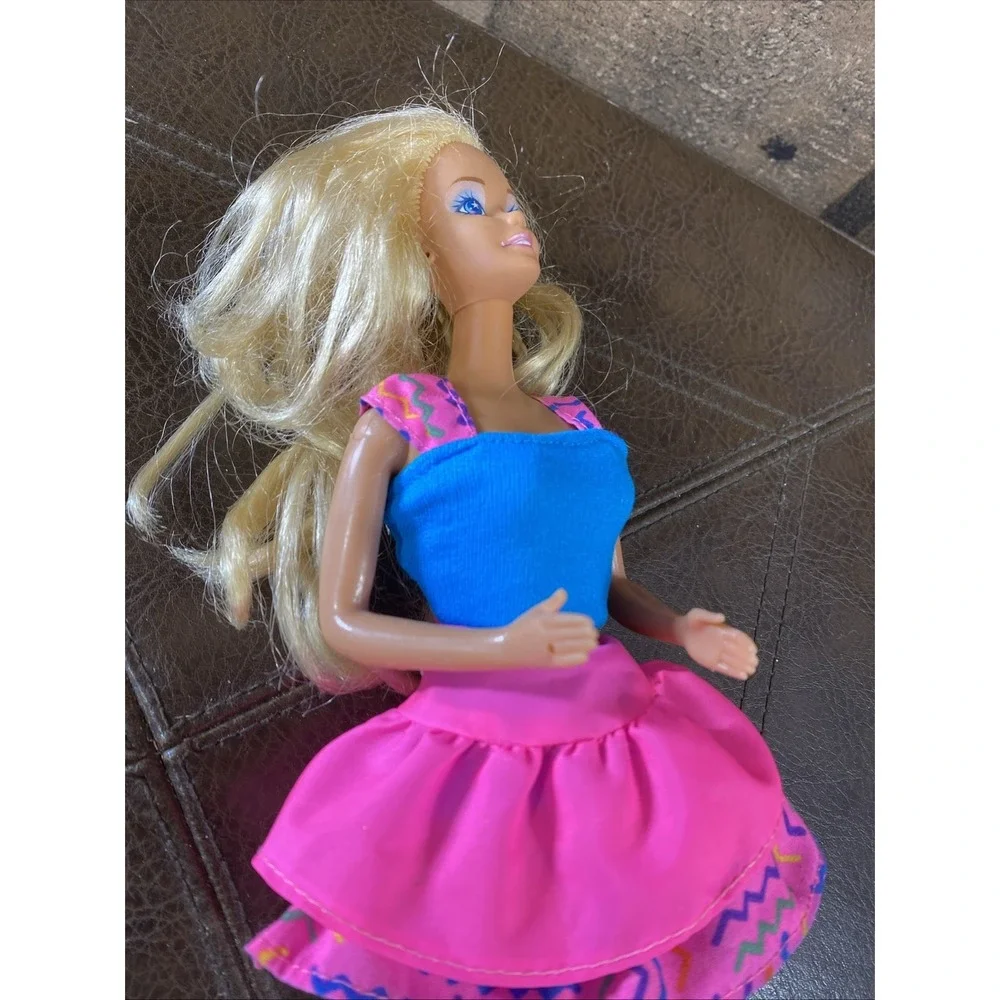 Vintage 80s Barbie‎ Doll in Easy Living Fashions Outfit 90s China 1966 On Back